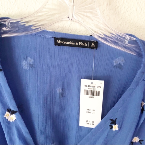 NWT Abercrombie & Fitch Signature Wrap Blouse-Sz S - Picture 3 of 5